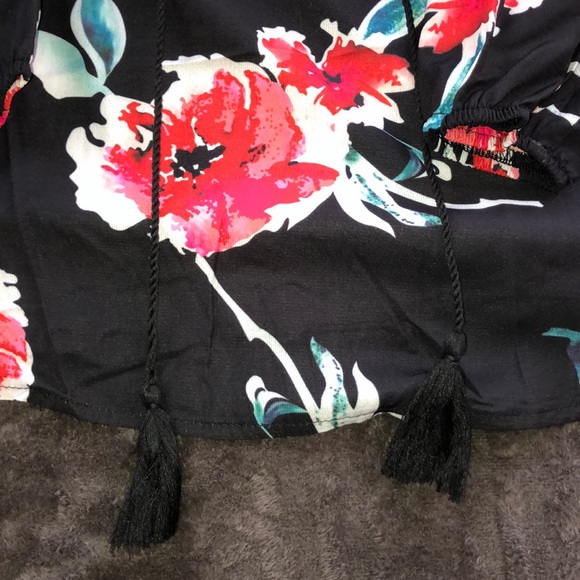 🌹HPx3🎉1 LEFT: SMALL‼️Black Floral Blouse - Picture 7 of 7